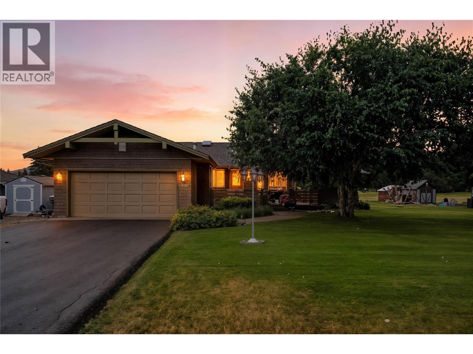 Photo 1 of 2552 Golf View Crescent, Blind Bay BC