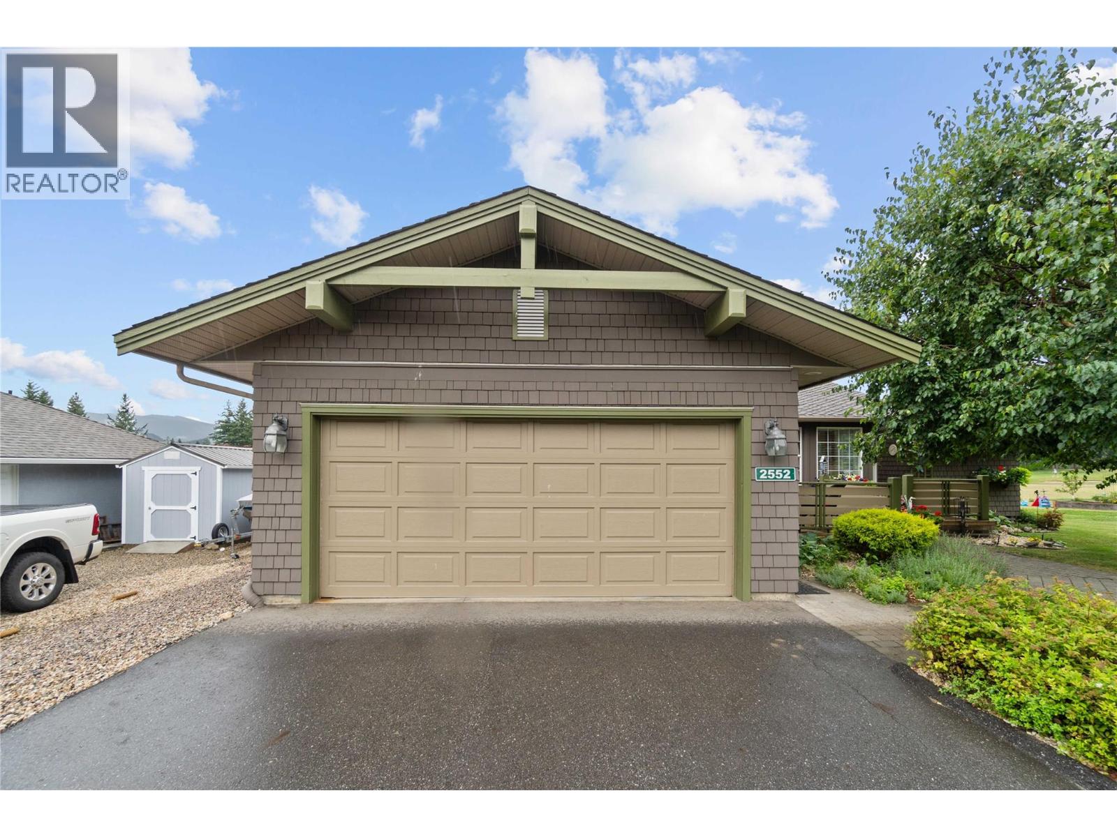 Photo 2 of 2552 Golf View Crescent, Blind Bay BC