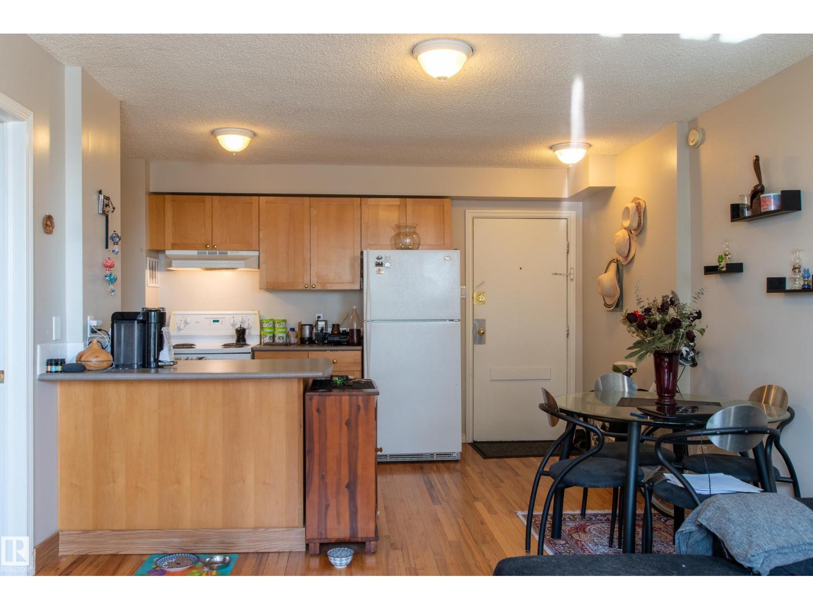 Photo 7 of 805 9730 106 St Nw, Edmonton AB