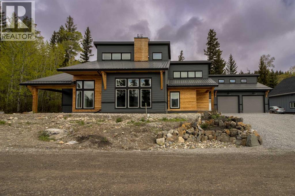 Photo 1 of 33 Kananaskis Court, Coleman AB