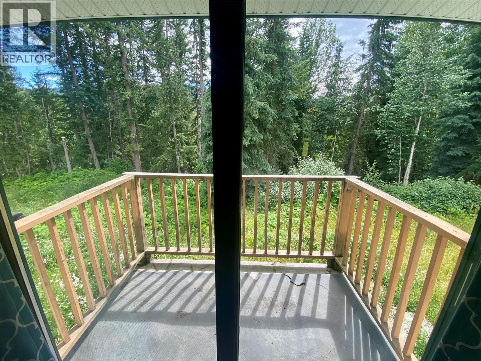 Photo 10 of 6064 Creekside Road, Barriere BC