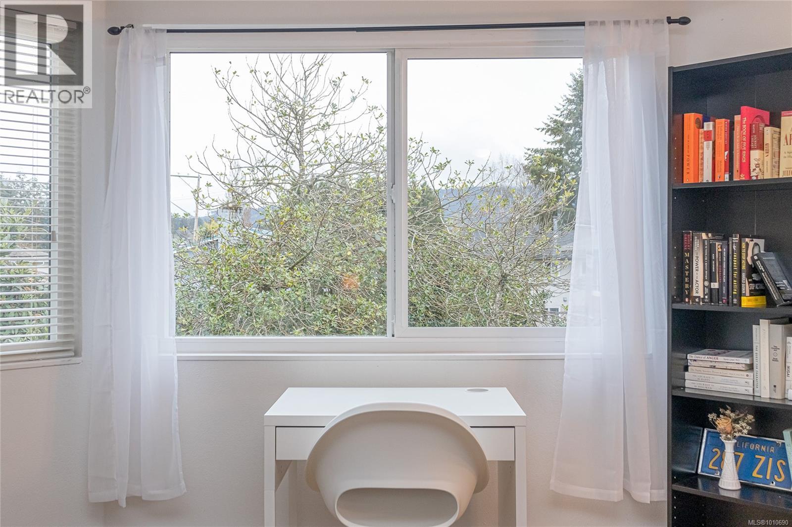 Photo 12 of 202 2524 Lewis St, Duncan BC