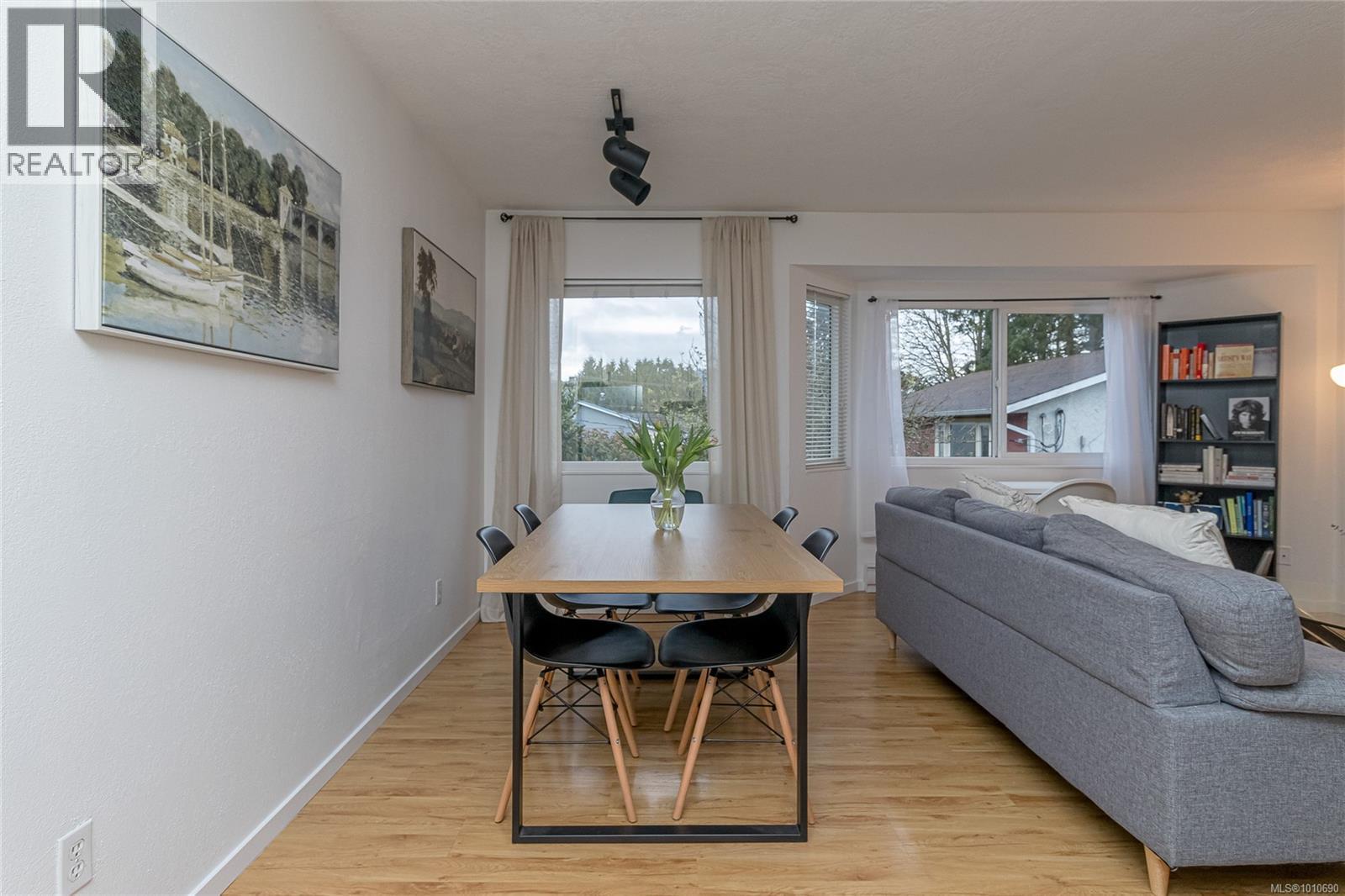 Photo 16 of 202 2524 Lewis St, Duncan BC