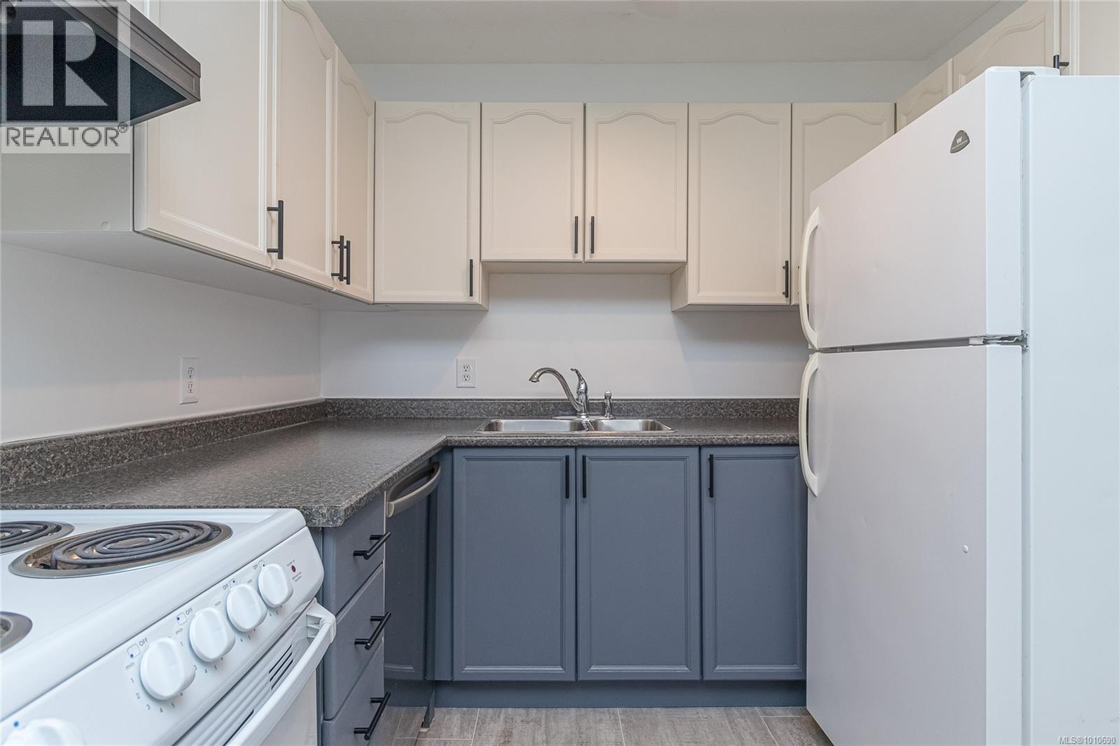Photo 18 of 202 2524 Lewis St, Duncan BC