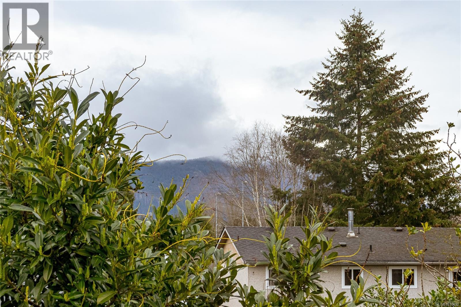 Photo 25 of 202 2524 Lewis St, Duncan BC