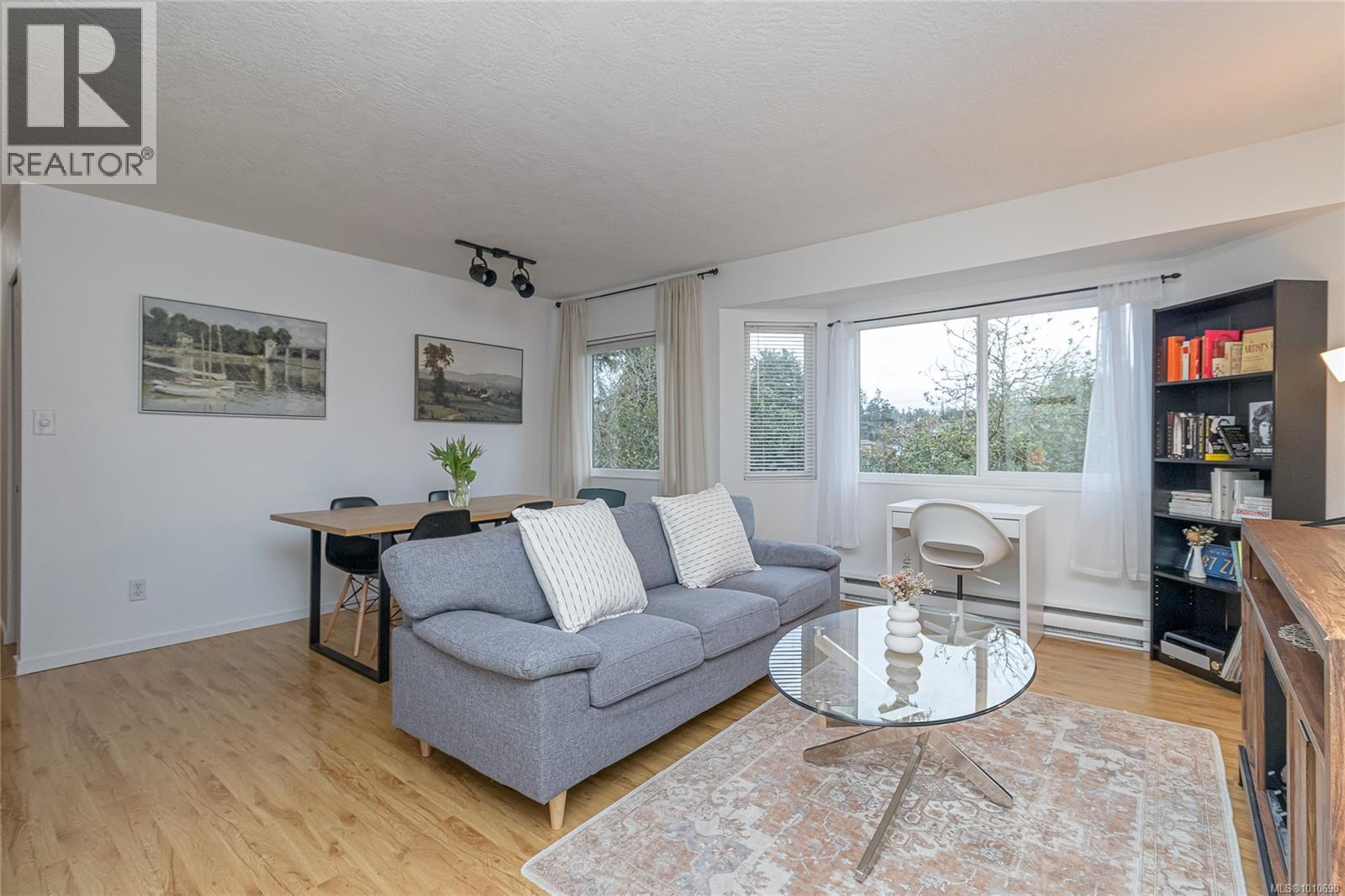 Photo 5 of 202 2524 Lewis St, Duncan BC
