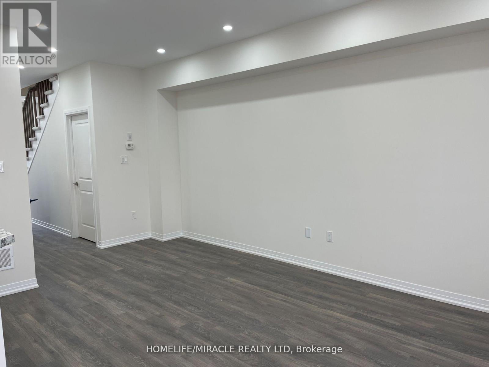Photo 8 of 27 George Brier Drive W, Brant ON