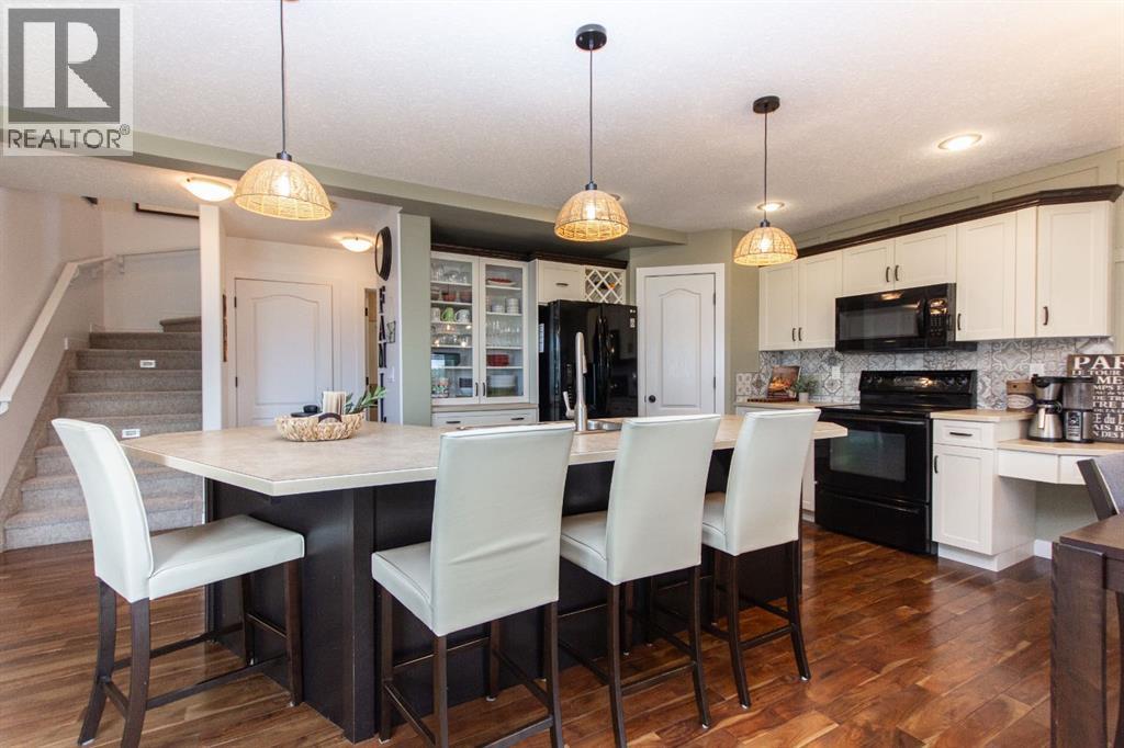 Photo 11 of 152 Iverson Close, Red Deer AB