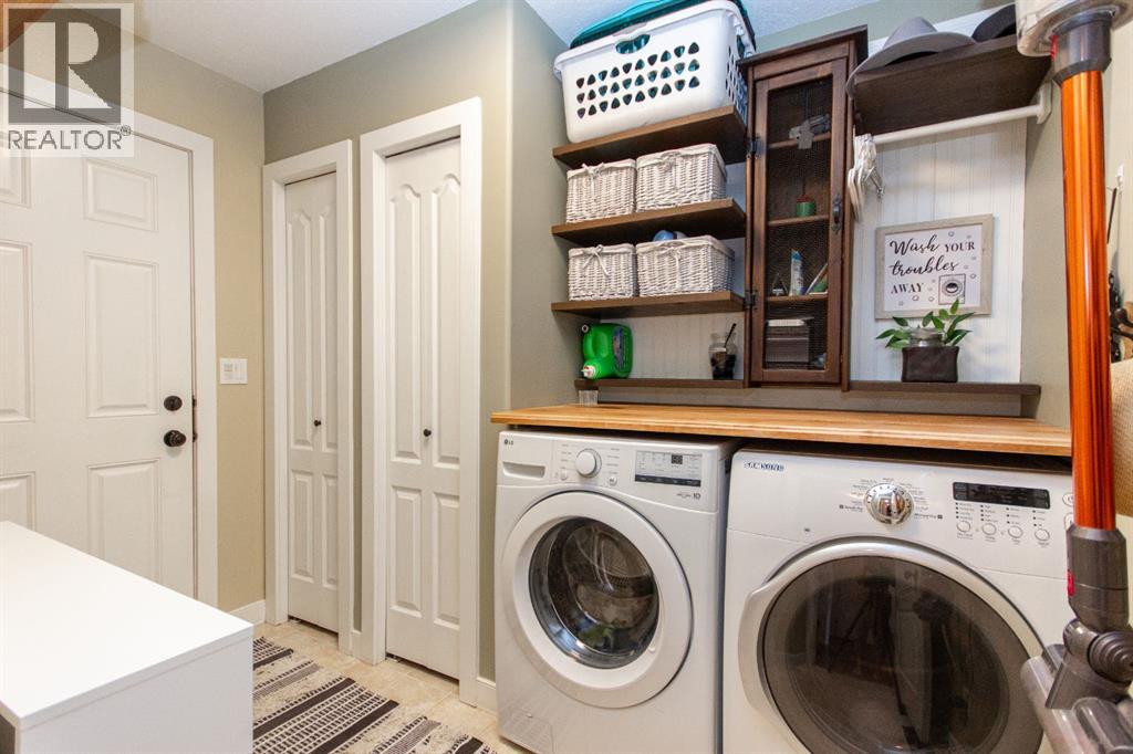 Photo 24 of 152 Iverson Close, Red Deer AB