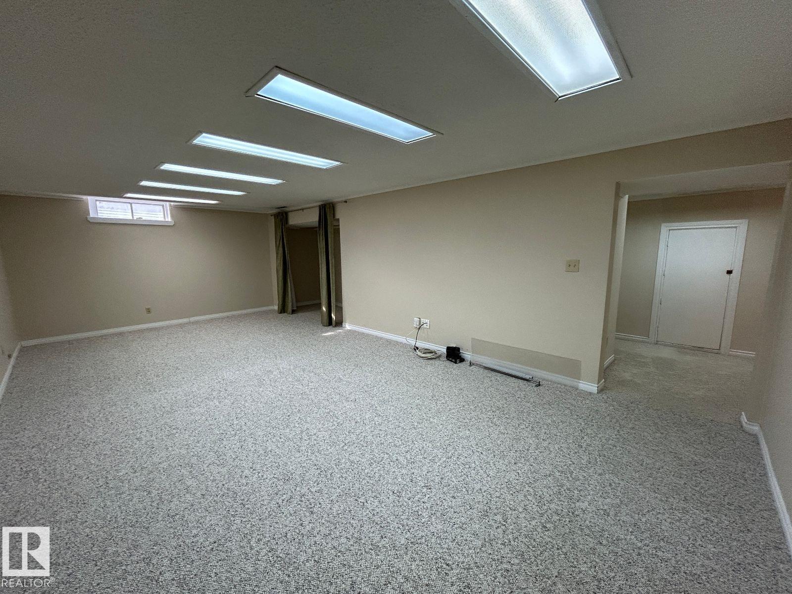 Photo 10 of 14528 87 Av Nw, Edmonton AB