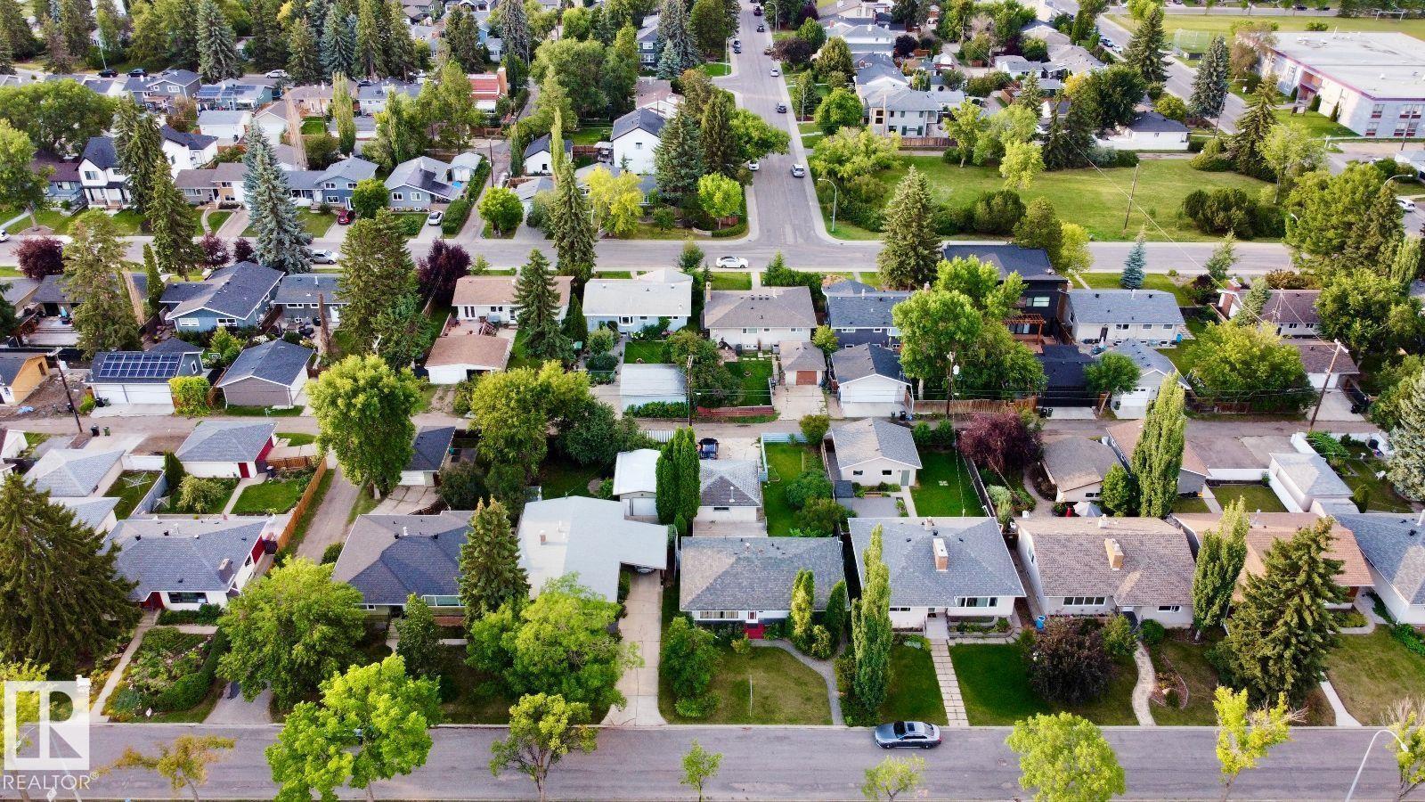 Photo 13 of 14528 87 Av Nw, Edmonton AB