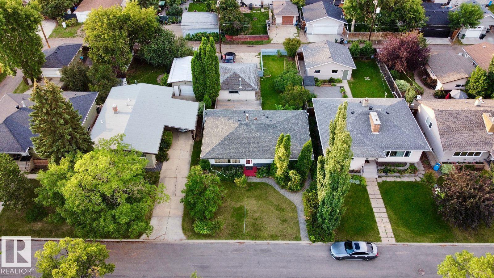 Photo 14 of 14528 87 Av Nw, Edmonton AB