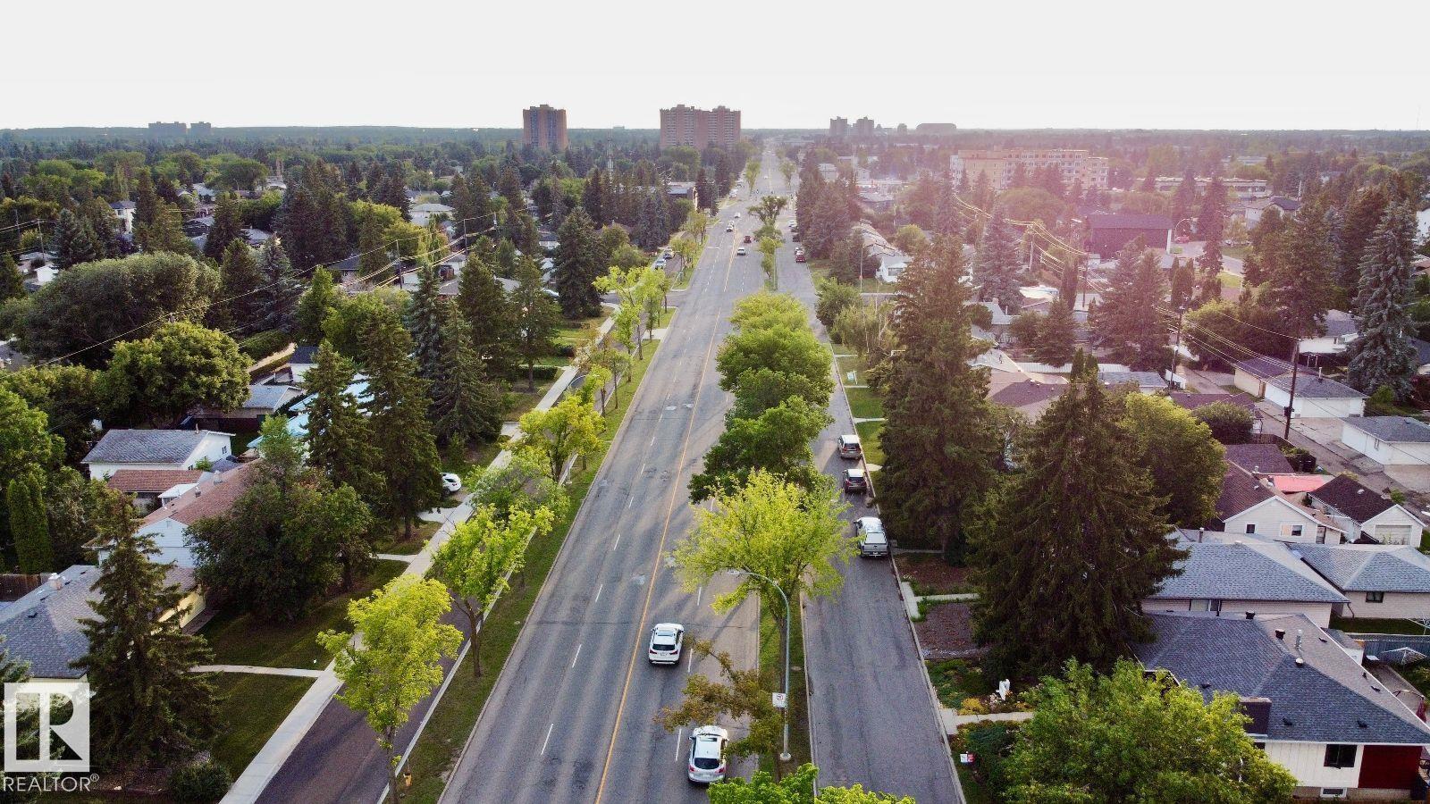 Photo 15 of 14528 87 Av Nw, Edmonton AB