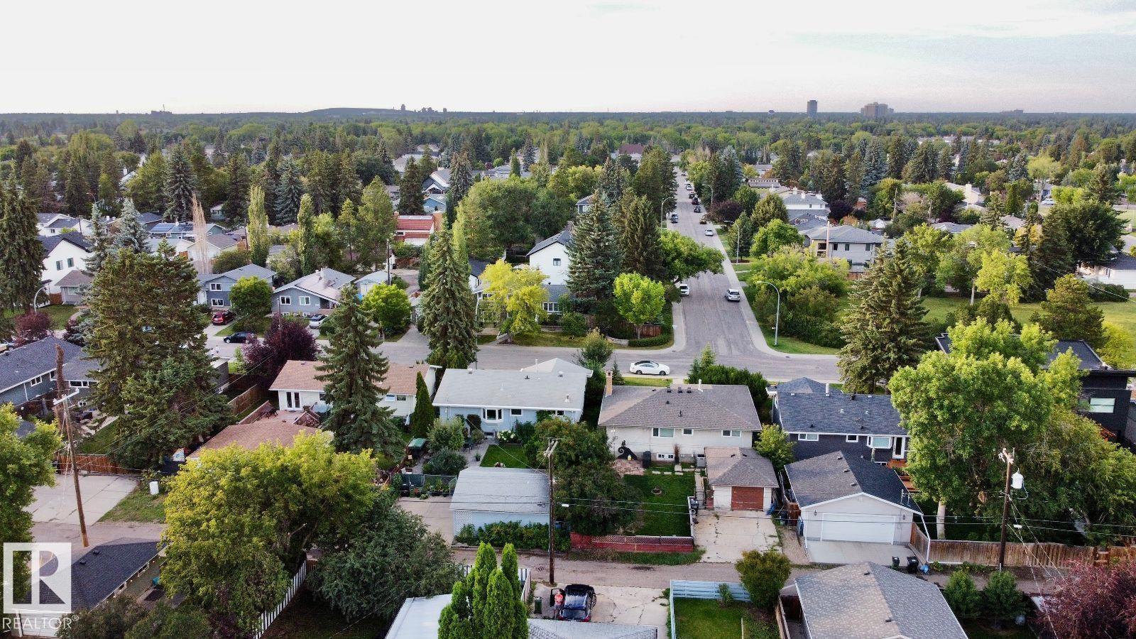 Photo 17 of 14528 87 Av Nw, Edmonton AB