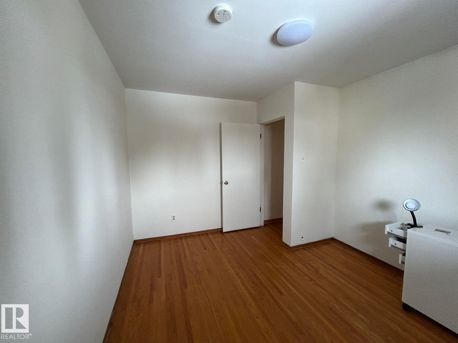 Photo 5 of 14528 87 Av Nw, Edmonton AB