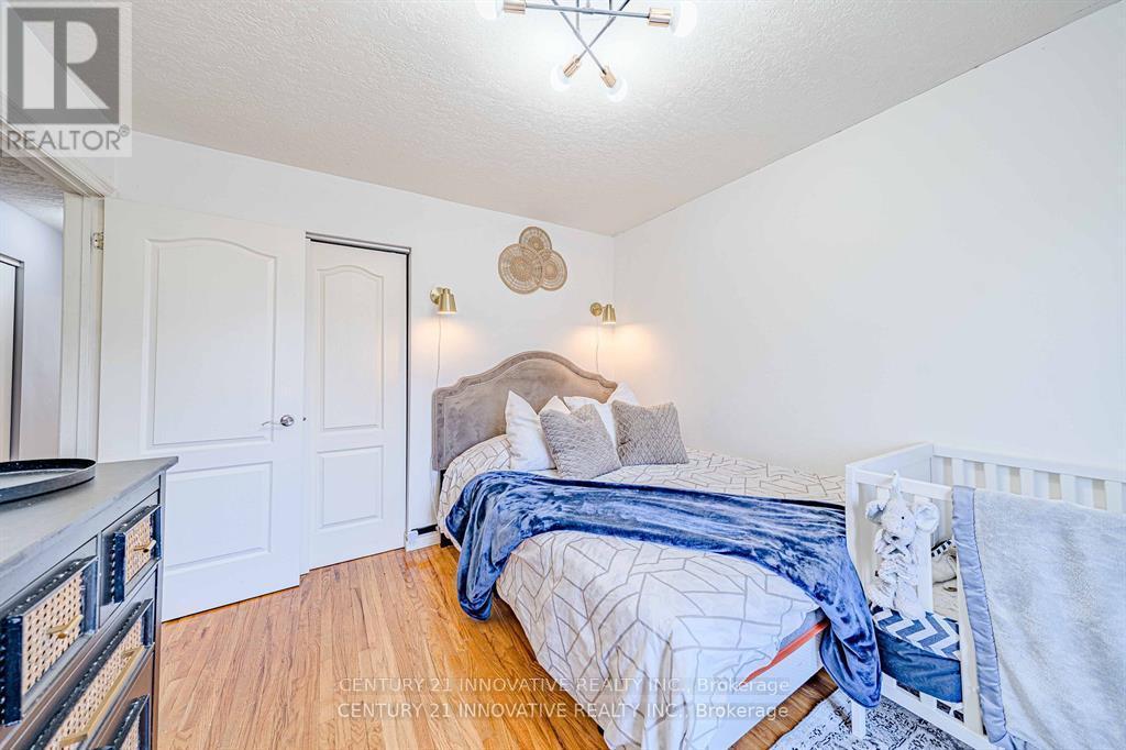 Photo 23 of 1534 Westminster Place, Burlington ON