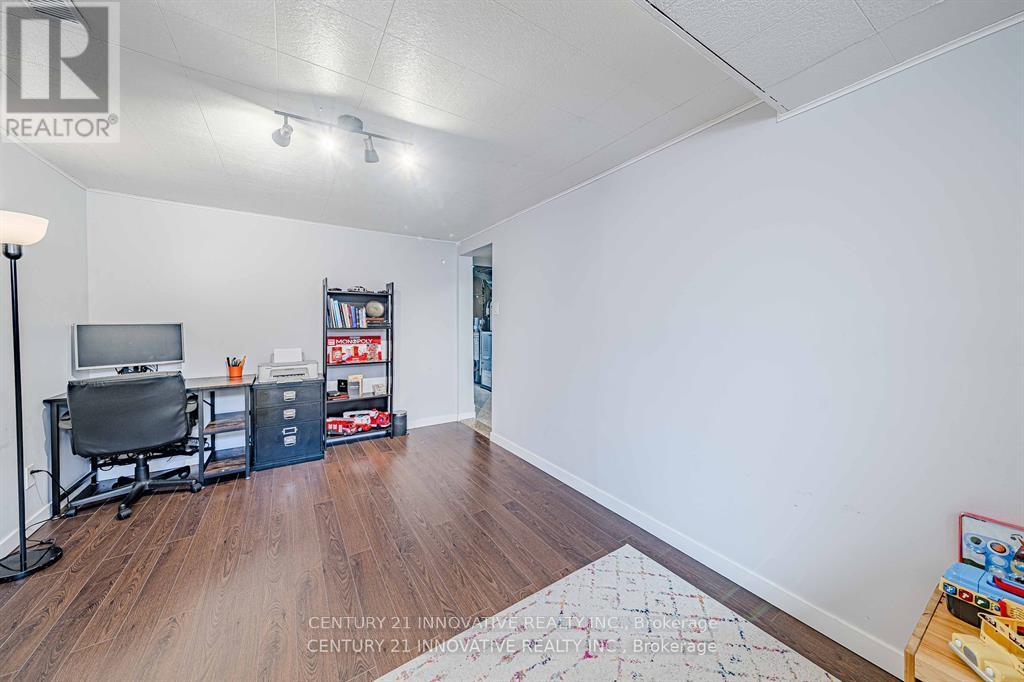 Photo 37 of 1534 Westminster Place, Burlington ON