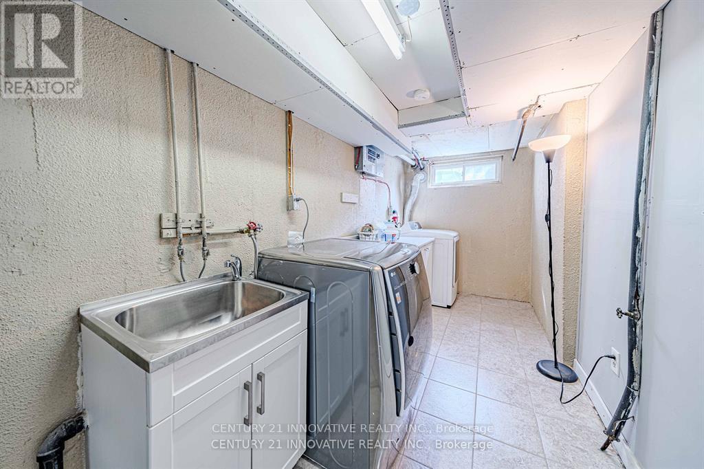 Photo 35 of 1534 Westminster Place, Burlington ON