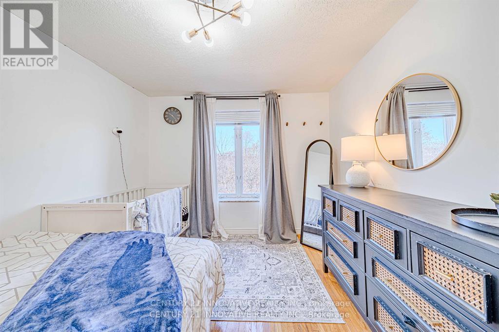 Photo 29 of 1534 Westminster Place, Burlington ON