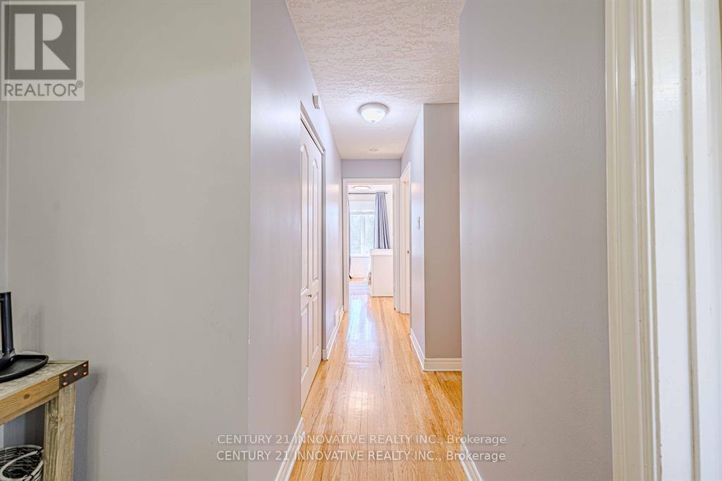 Photo 8 of 1534 Westminster Place, Burlington ON