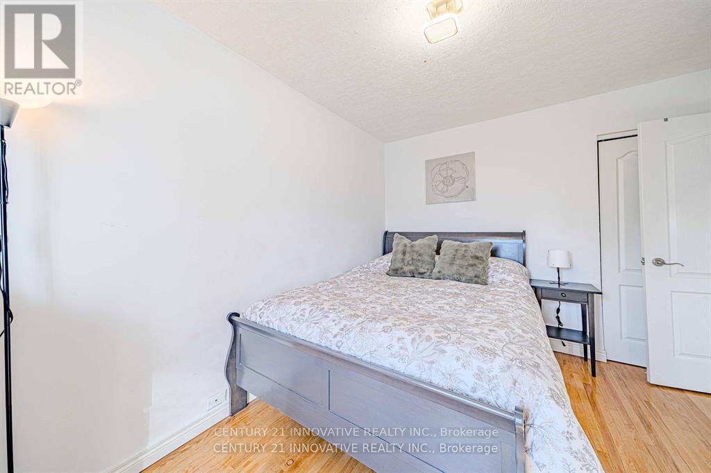 Photo 28 of 1534 Westminster Place, Burlington ON