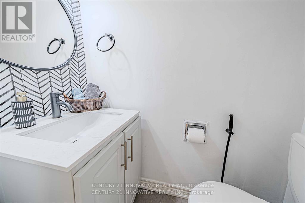 Photo 6 of 1534 Westminster Place, Burlington ON