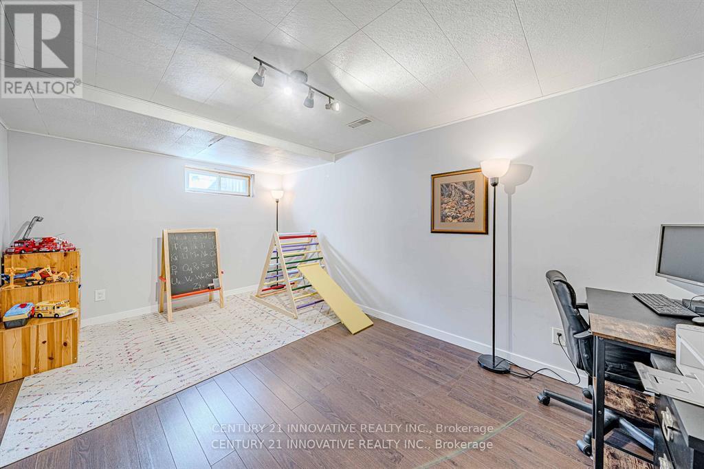 Photo 24 of 1534 Westminster Place, Burlington ON