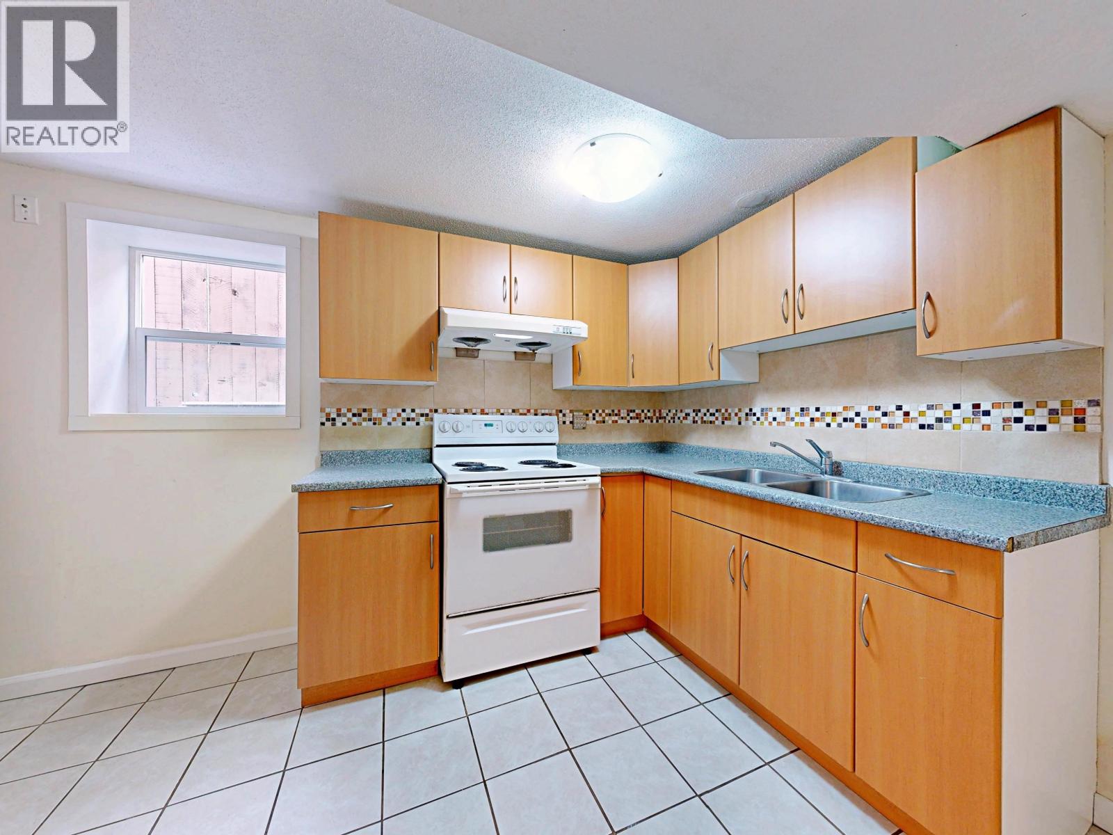Photo 5 of 3232 E 43rd Avenue, Vancouver BC