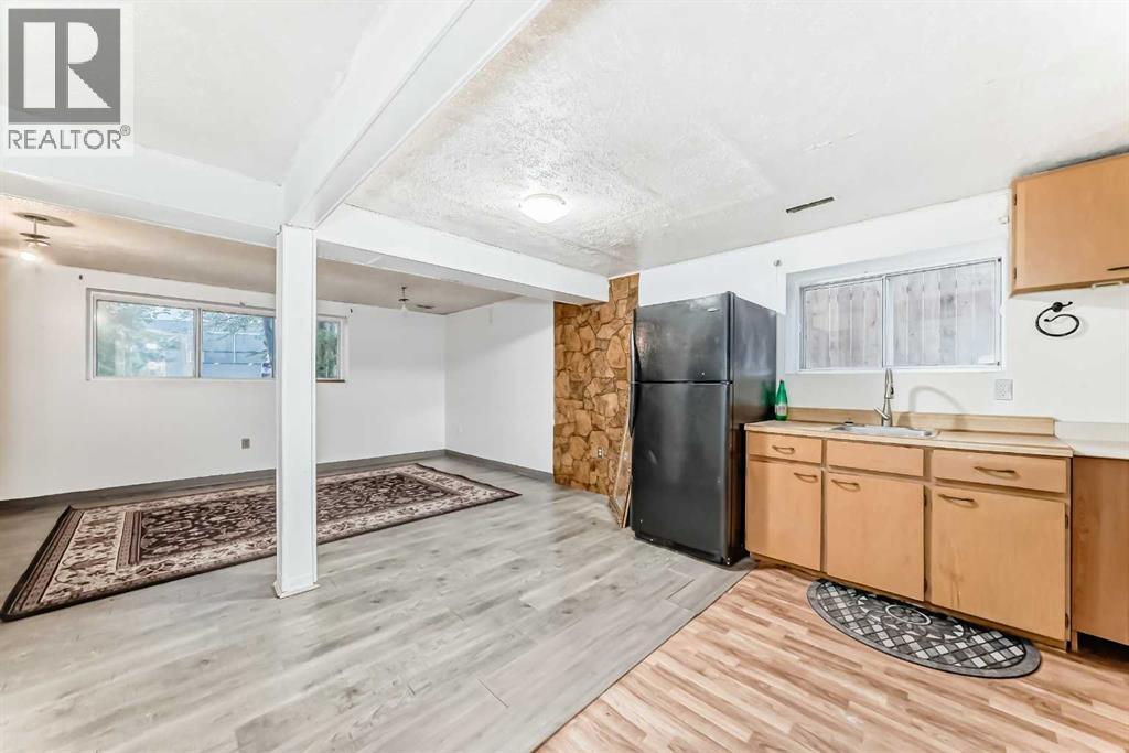 Single Family House Bi-level for Sale in  Theodore Place NW Thorncliffe Calgary 