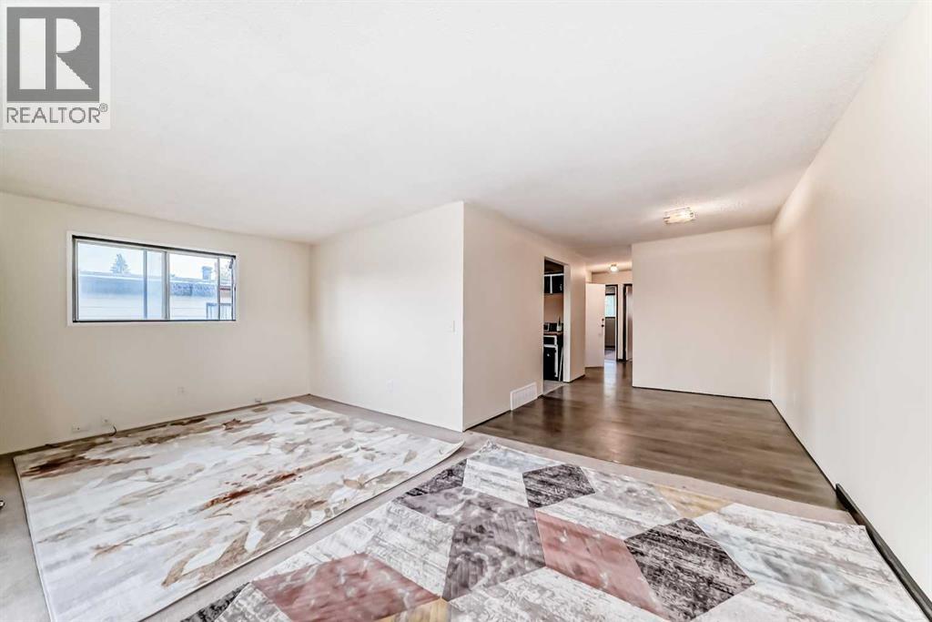 Single Family House Bi-level for Sale in  Theodore Place NW Thorncliffe Calgary 