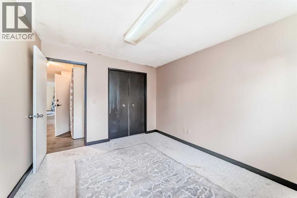 Single Family House Bi-level for Sale in  Theodore Place NW Thorncliffe Calgary 