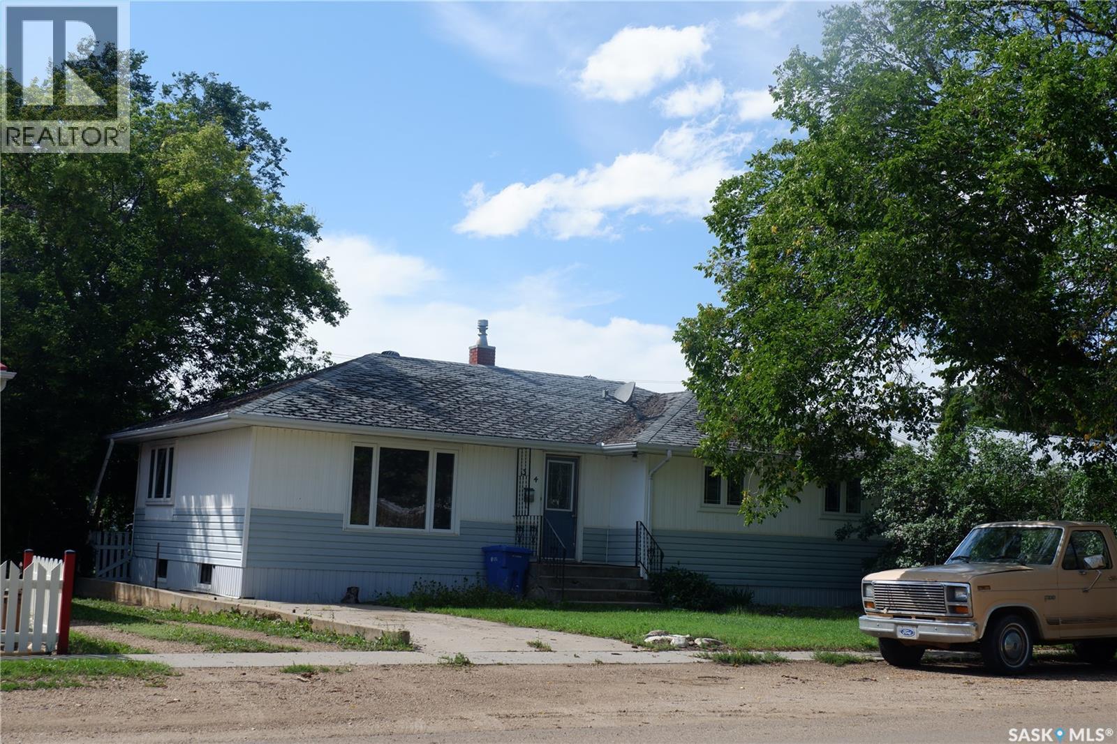 Photo 1 of 314 Columbus Drive, Rockglen SK