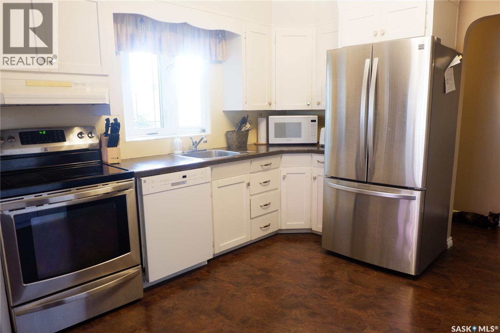 Photo 2 of 314 Columbus Drive, Rockglen SK