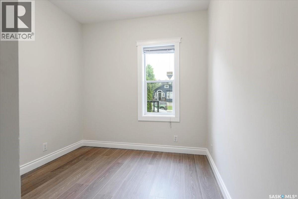 Photo 14 of 2156 Queen Street, Regina SK