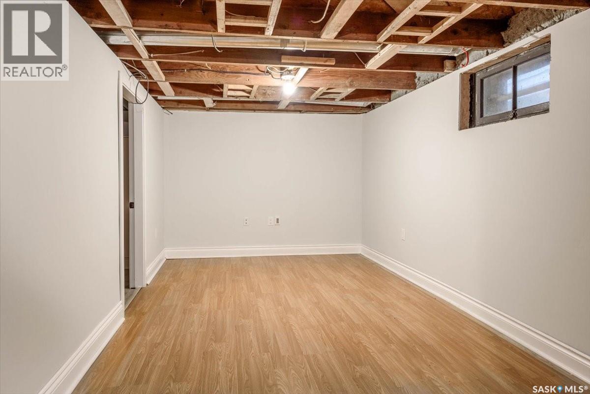 Photo 19 of 2156 Queen Street, Regina SK