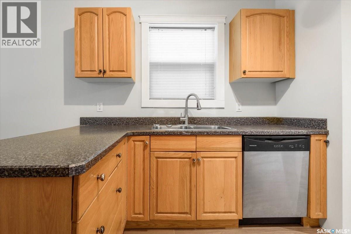 Photo 9 of 2156 Queen Street, Regina SK