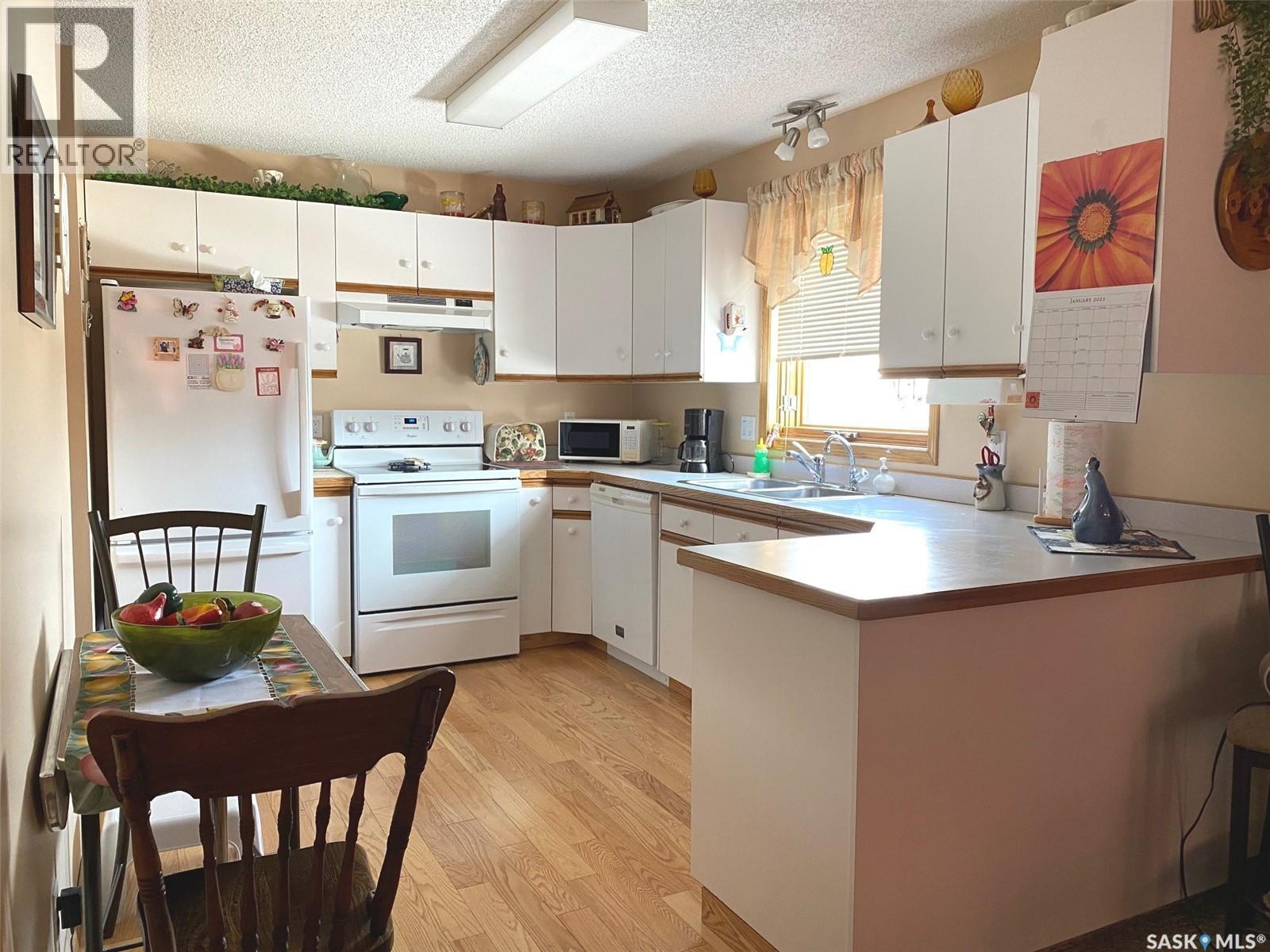 Photo 2 of 104 561 Broadway Street W, Fort Quappelle SK