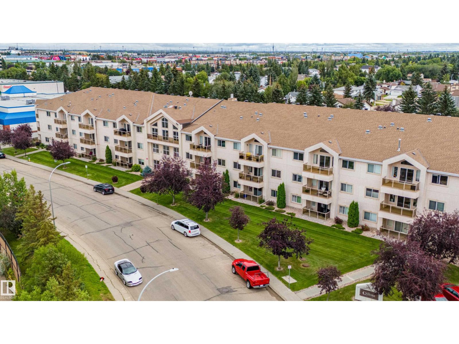 Photo 3 of 208 10421 42 Av Nw, Edmonton AB