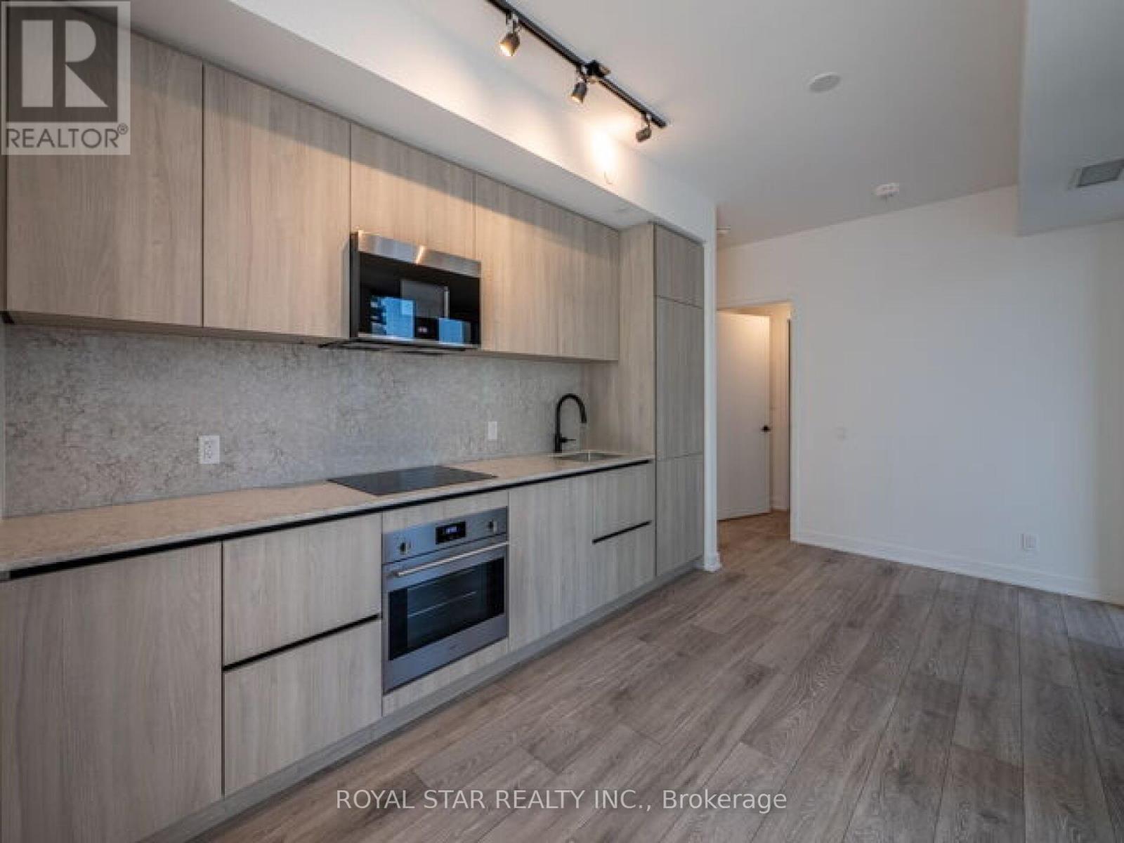 Photo 11 of 1007 108 Peter Street, Toronto ON