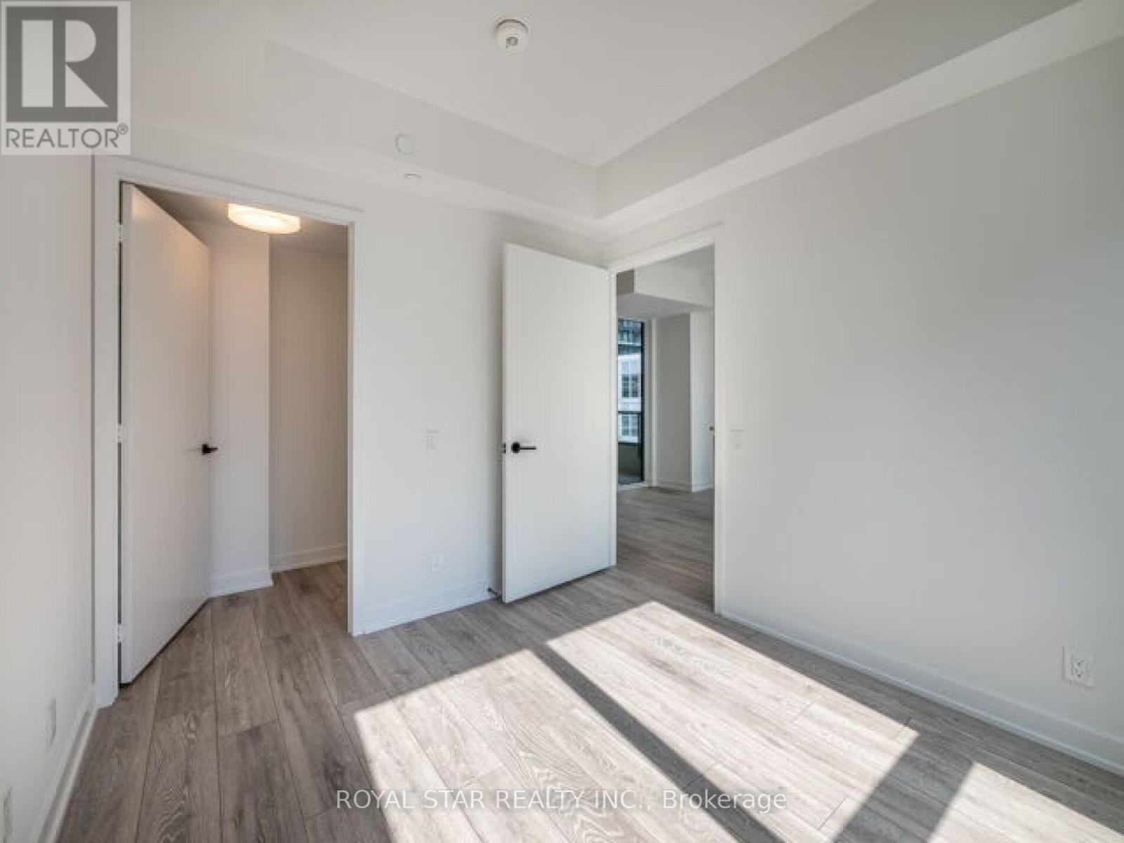 Photo 15 of 1007 108 Peter Street, Toronto ON