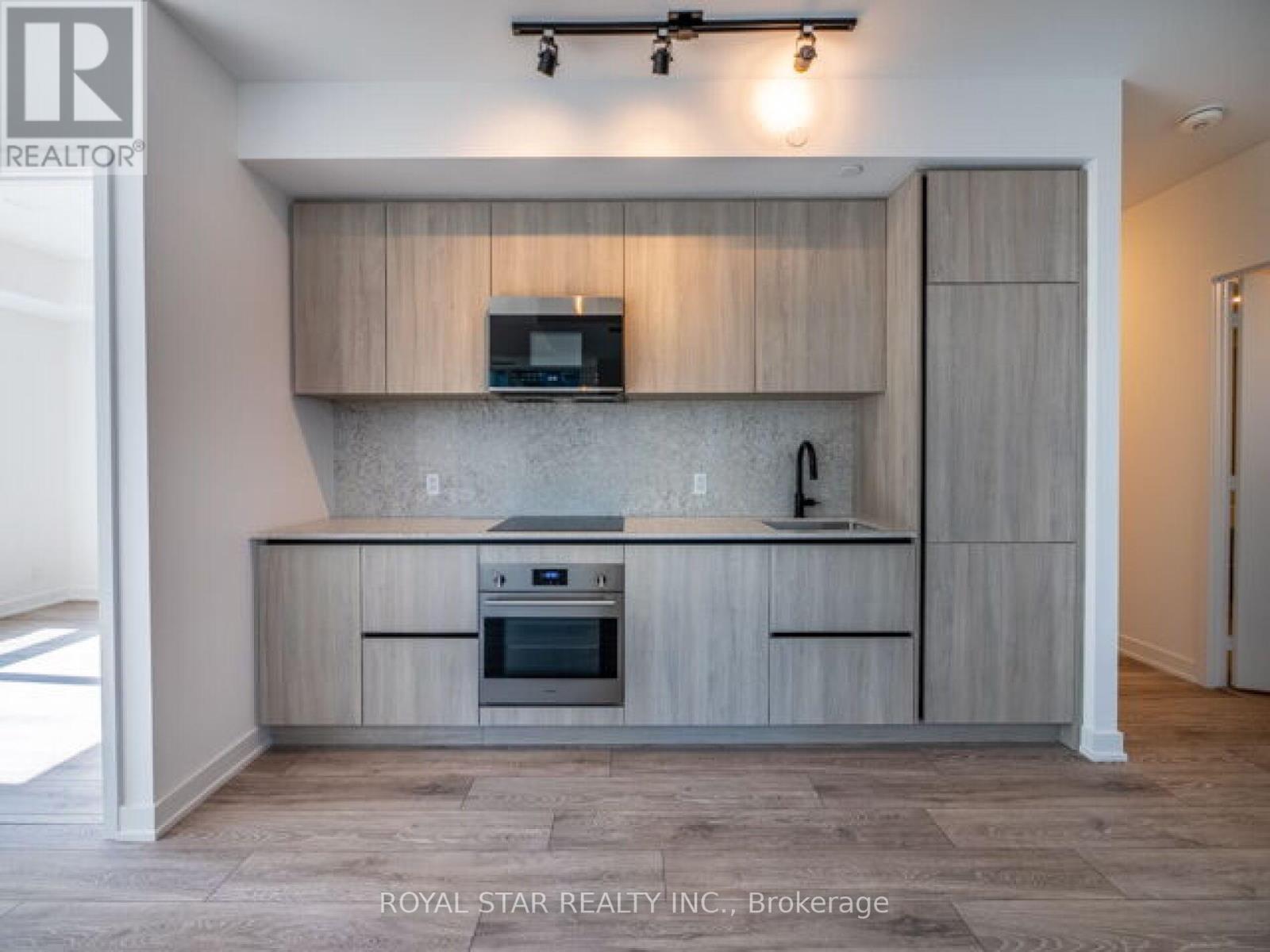 Photo 8 of 1007 108 Peter Street, Toronto ON