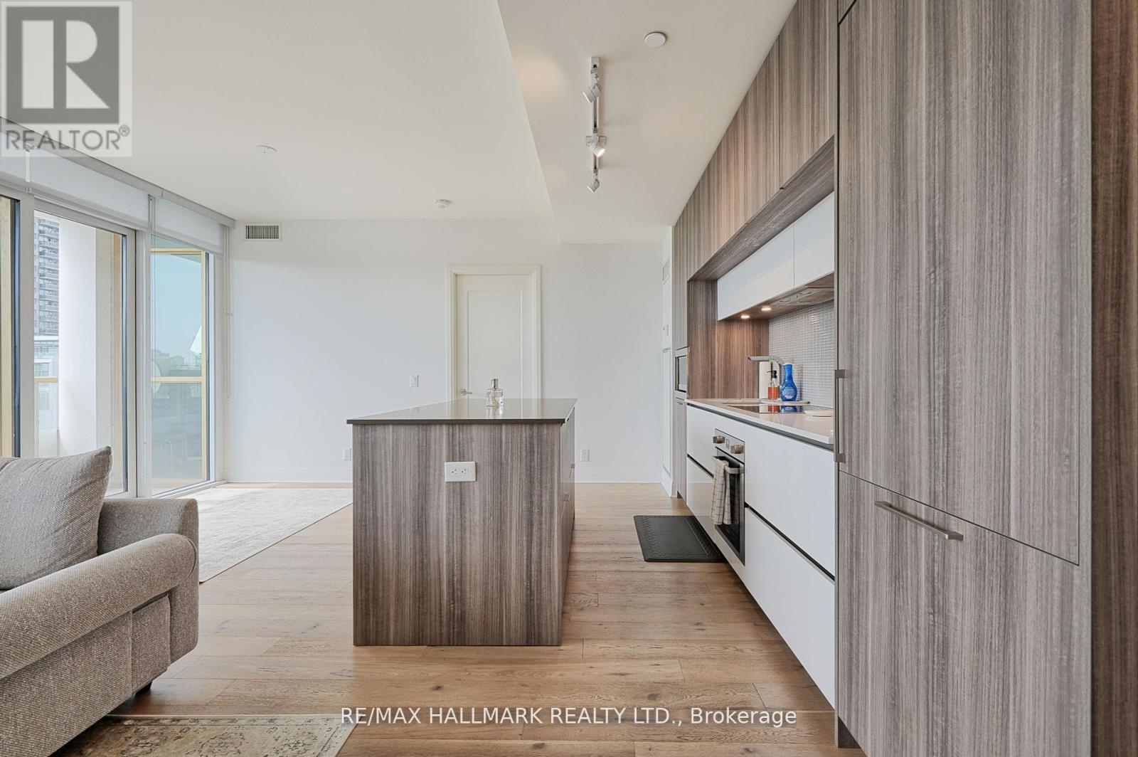 Photo 10 of 601 151 Avenue Road, Toronto ON