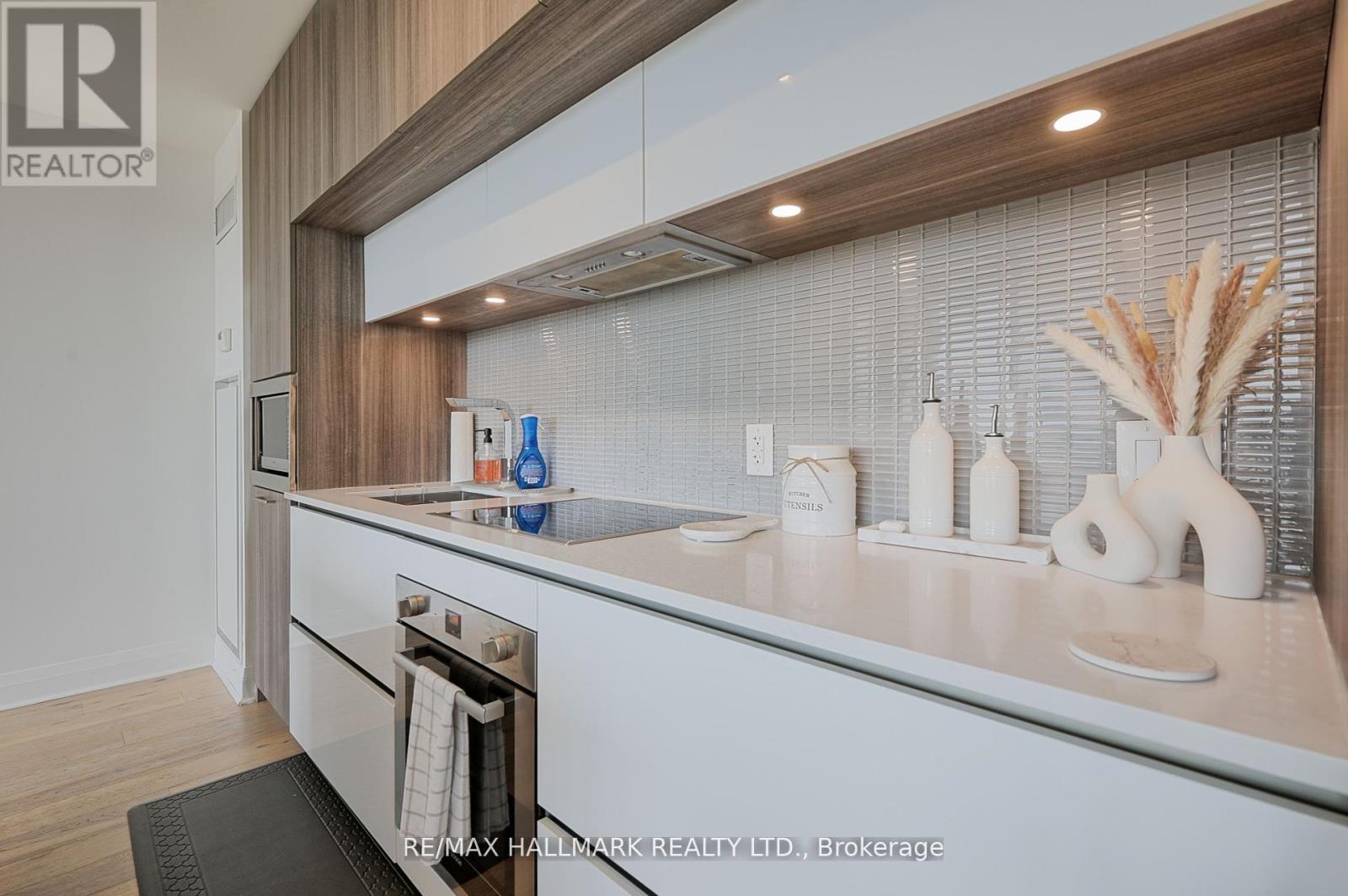 Photo 13 of 601 151 Avenue Road, Toronto ON