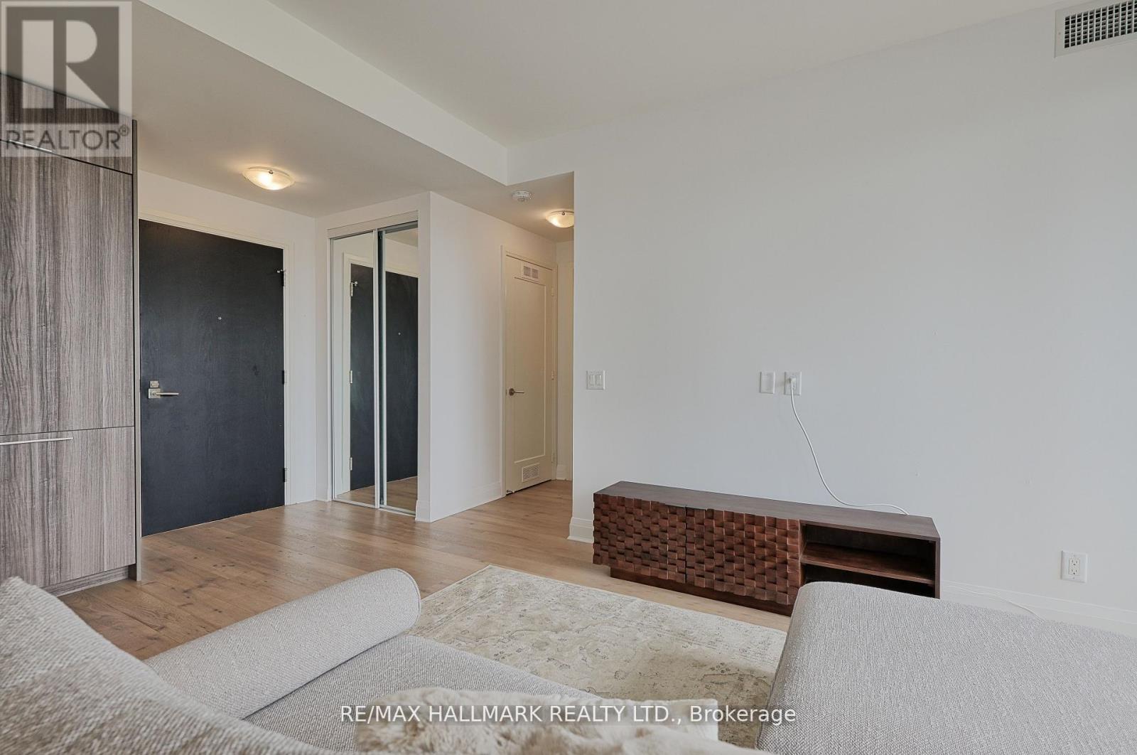 Photo 8 of 601 151 Avenue Road, Toronto ON