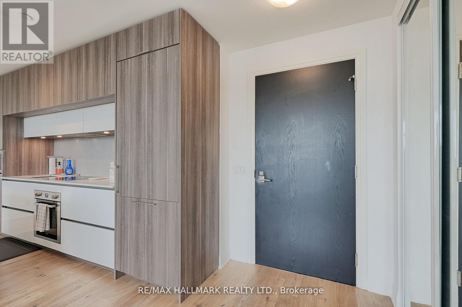 Photo 9 of 601 151 Avenue Road, Toronto ON