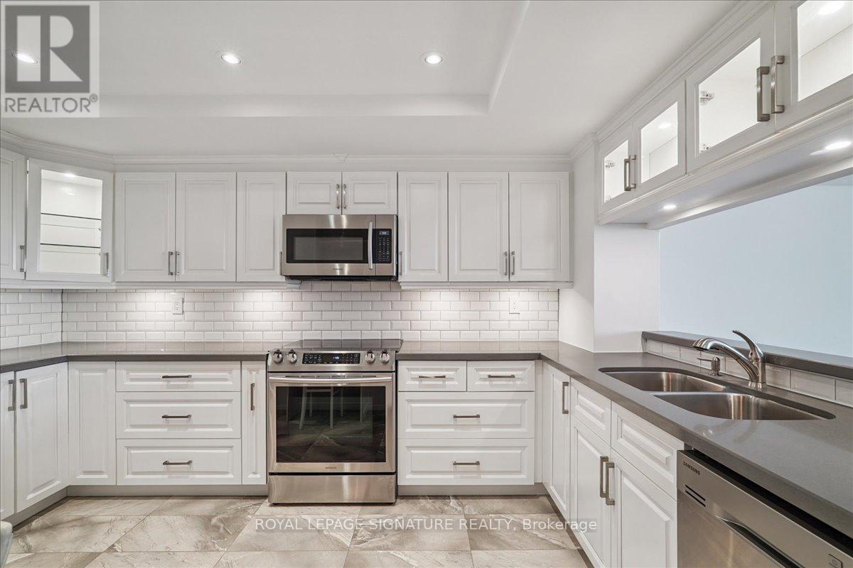 Photo 10 of 2404 55 Skymark Drive, Toronto ON