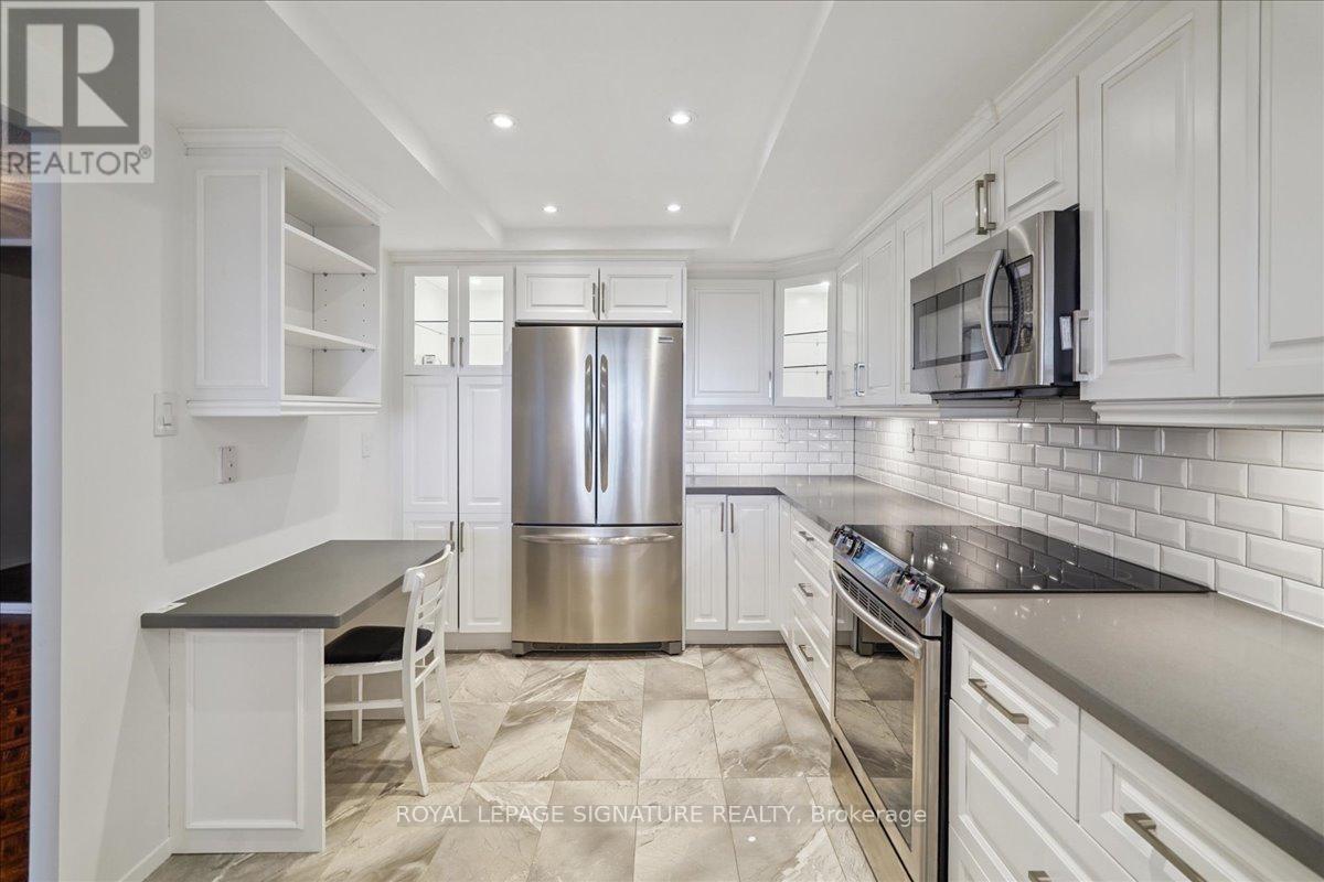 Photo 11 of 2404 55 Skymark Drive, Toronto ON