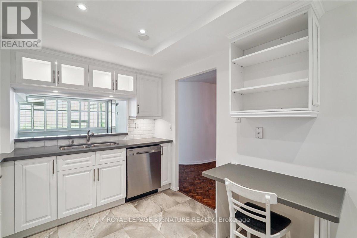 Photo 13 of 2404 55 Skymark Drive, Toronto ON