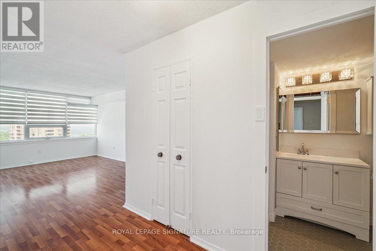 Photo 22 of 2404 55 Skymark Drive, Toronto ON