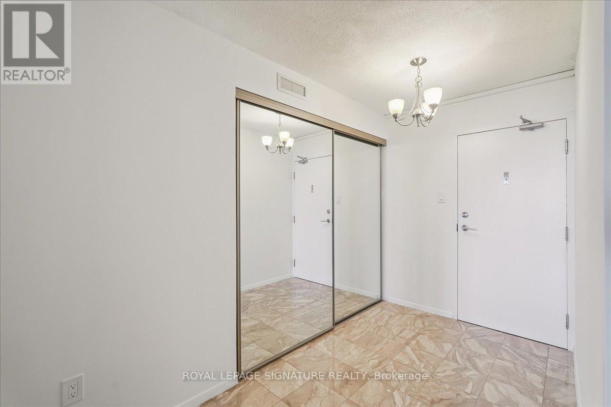 Photo 6 of 2404 55 Skymark Drive, Toronto ON